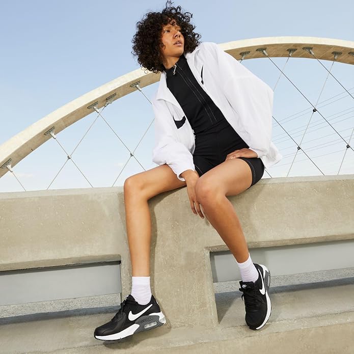 Nike Air Max Women's – Size 7