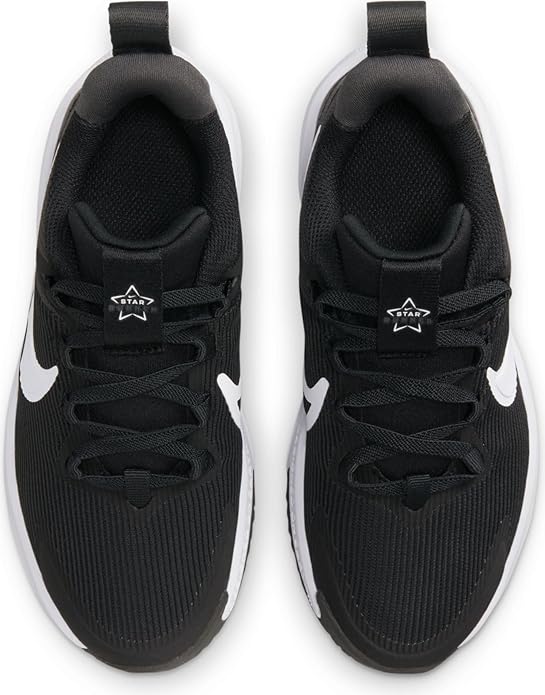 Nike Star Runner Size 5Y / Color Black