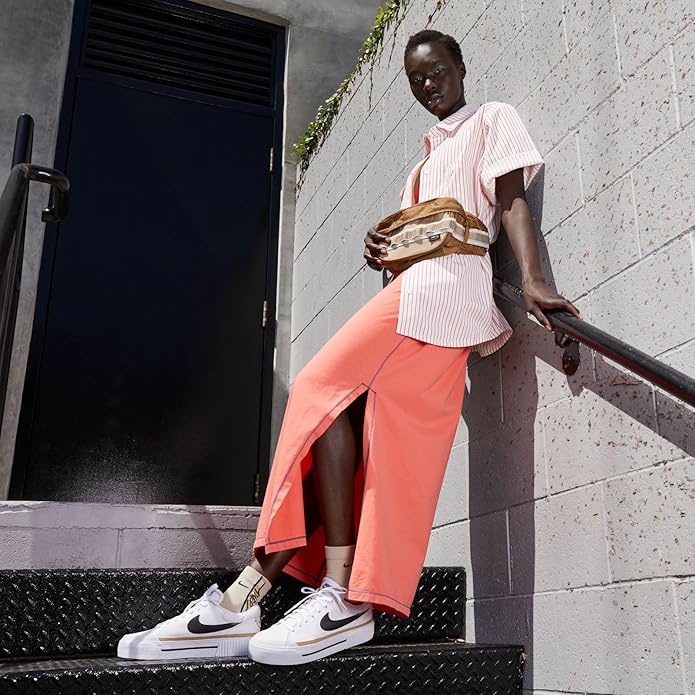 Women’s Nike Court Legacy Lift Size 8 / White / Black / Team Orange