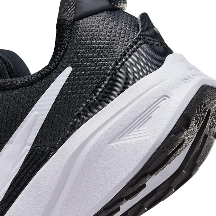Nike Star Runner Size 5Y / Color Black