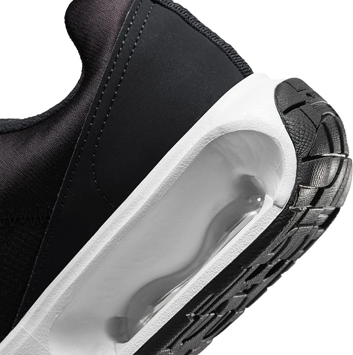 Women’s Nike Air Max INTRLK Lite Size 9.5 / Black / White