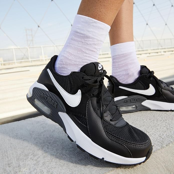 Nike Air Max Women's – Size 7