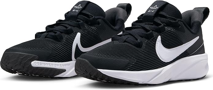 Nike Star Runner Size 5Y / Color Black