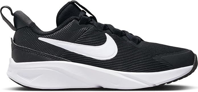 Nike Star Runner Size 5Y / Color Black