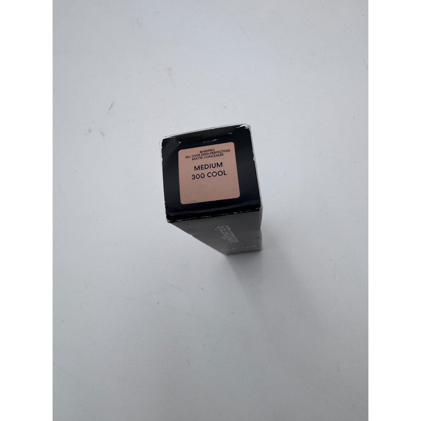 bareMinerals BAREPRO All Over Skin-Perfecting Concealer Medium 300 Cool (7.5 ml)